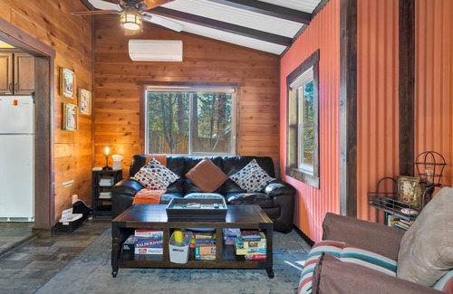 Idyllwild House | 1/2 acre fenced Dog&Kiddo Paradise 3rd Bdrm Option Fire Pit Sky Deck Town Close