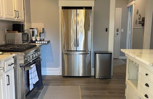 Historic Old Northeast Apartment | (1) 320 Unit #1 · Downtown St. Pete/Historic Old NE #1