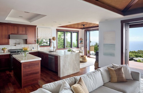 Honalo House | #1 AirBnb in Kona | Condé Nast Traveler | Aolani House