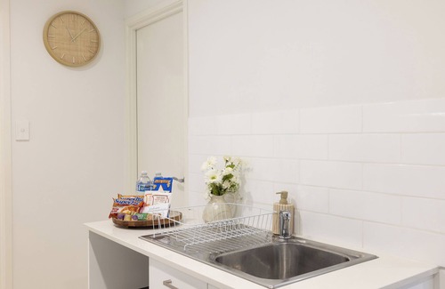 Rocklea Apartment | 1 Bdr Apt! GST Credits! Kitchen! Parking! 131F1
