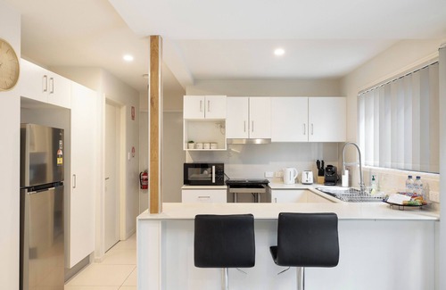 Sunnybank Apartment | 1 Bdr Apt! Train! Parking! Restaurants! 2144D1