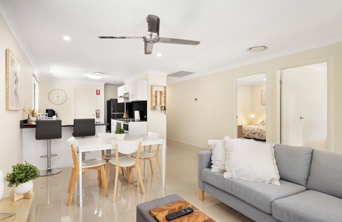 Sunnybank Apartment | 1 Bdr Apt! Train! Parking! Restaurants! 1144D1