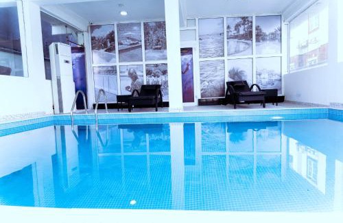 Lekki Phase 1 House | 1-Bed Flat - Lekki Phase 1 - Pool - Spa - Balcony