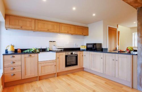 Great Coxwell House | 1 Bed in Farringdon 88573