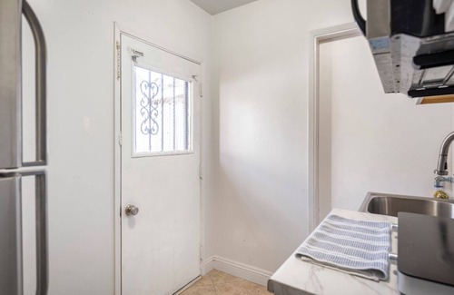 Las Vegas House | 1 Bedroom 1 Bath with separate entrance & Parking