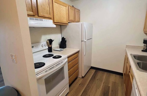 Sun Prairie Apartment | 1 Bedroom - 1218 Canterbury Ct