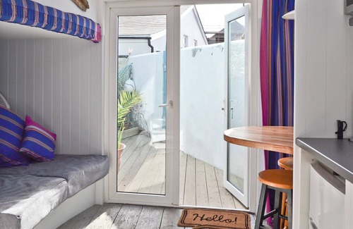 Middleton-on-Sea Cottage | 1 bedroom accommodation in Middleton-on-Sea