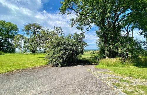 Cliffe Pypard Cottage | 1 bedroom accommodation in Clyffe Pypard