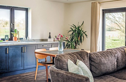 Attleborough Ski Chalet | 1 bedroom accommodation in Old Buckenham