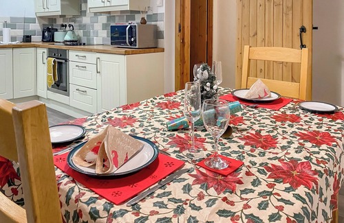 Caergeiliog Cottage | 1 bedroom accommodation in Caergeiliog, near Holyhead