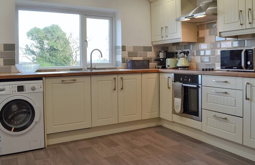 Caergeiliog Cottage | 1 bedroom accommodation in Caergeiliog, near Holyhead
