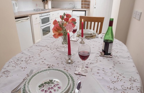 Nether Wallop Cottage | 1 bedroom accommodation in Nether Wallop, near Stockbridge