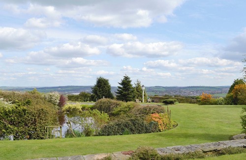 Grange Moor Cottage | 1 bedroom accommodation in Shelley, near Huddersfield