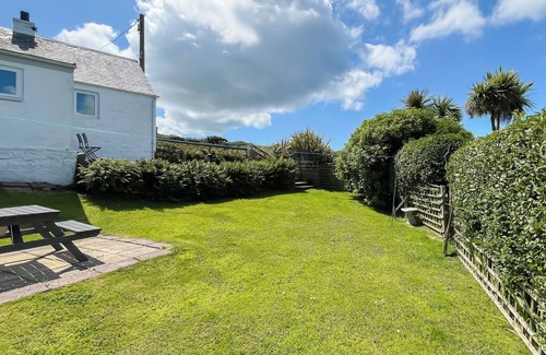 Port Logan Cottage | 1 bedroom accommodation in Port Logan