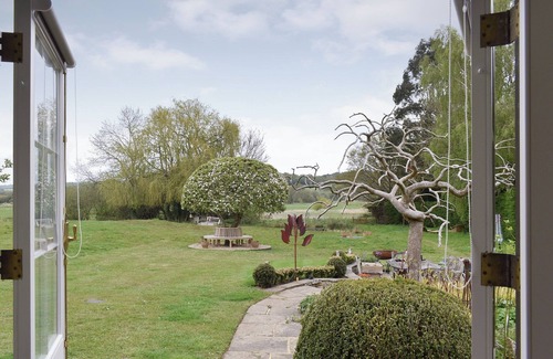 Pulborough Cottage | 1 bedroom accommodation in Fittleworth, near Chichester