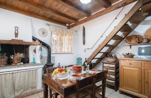 Oliena House | 1 bedroom accommodation in Oliena -NU-