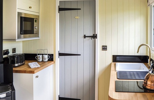 Irstead Cottage | 1 bedroom accommodation in Cantley