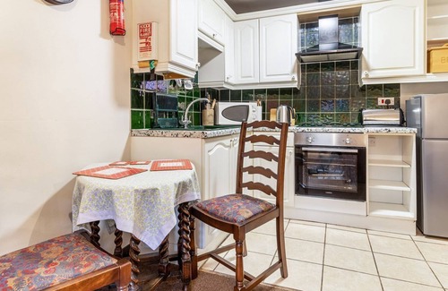Birchover Cottage | 1 bedroom accommodation in Birchover, near Matlock