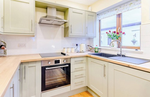 Great Hatfield Cottage | 1 bedroom accommodation in Great Hatfield, near Hornsea