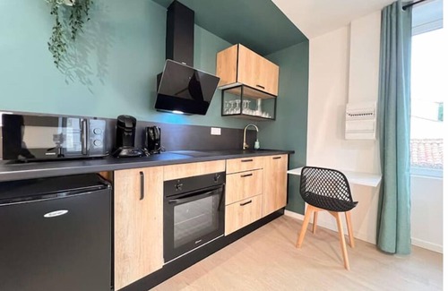 Fontenay-le-Comte Apartment | 1 Bedroom Apartment in Fontenay-le-Comte