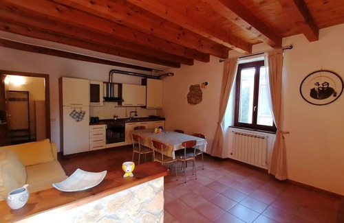 Costa di Mezzate Apartment | 1 Bedroom Apartment in Costa di Mezzate