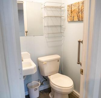 Pilot Mountain Apartment | 1-bedroom apartment, sleeps 4, in lovely Pilot Mountain-walk to Main st! Unit 2