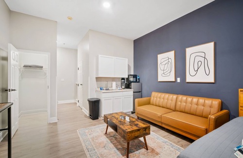 Union Church Apartment | 1 Bedroom Apartment at Oak + Fountain - #3