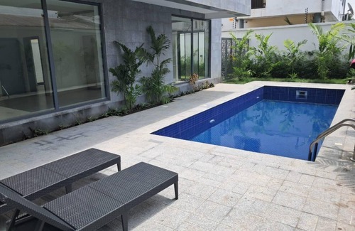 Labone Apartment | 1-bedroom apartment in fabulous Accra with fitness room, AC