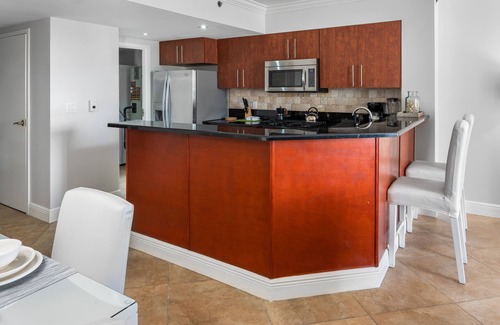 Aruba Condo | 1 bedroom condo, sleeps 4. 10 min walk to beach. Quiet Beach & Golf Resort
