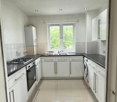 Evelyn Apartment | 1 bedroom flat with view of river Thames