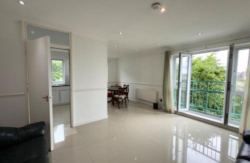 Evelyn Apartment | 1 bedroom flat with view of river Thames