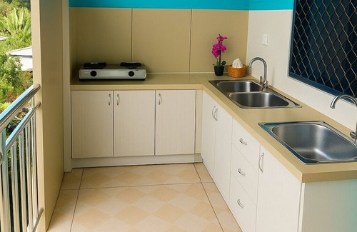 Apia Apartment | 1-bedroom Studio aprtmt with AC, WiFi, Washer,Dryer located 5min Apia, on mainrd