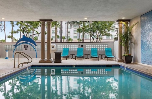 Southeast Anaheim Apartment | 1 Bedroom Suite @ Peacock Suites April 5th - 12th. Enjoy Disney land!
