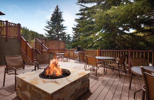 Highland Meadows Condo | 1 Bedroom Villa, Sleeps 6, at Marriott's Streamside Birch, Vail!
