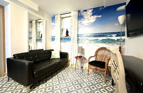 East Point House | 1 Bedroom with Kitchenette. Close to Downtown & Midtown ATL!