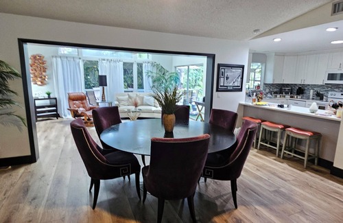 Oldsmar House | 1 Block from the Bayn3-bedroom 2-bath pet friendly home in enchanting Oldsmar