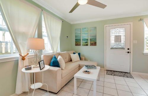 Galveston House | 1 Block to Beach Galveston Coastal Cottage