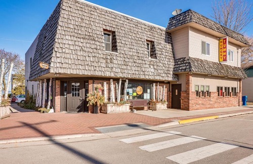 Beulah Apartment | 1 Block to Crystal Lake Downtown Beulah Apt!