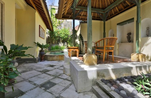 Penatih Villa | 1 BR Villa near Ubud with a private plunge pool and a living area incl breakfast