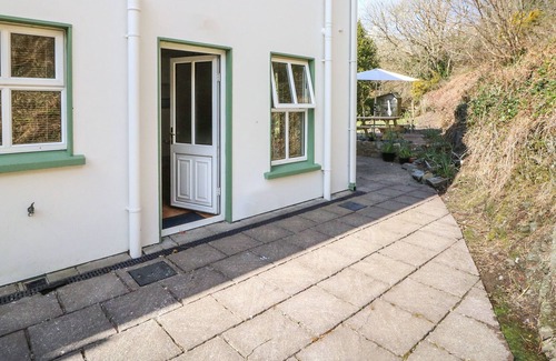 Rosscarbery Cottage | 1 CLOSHEEN LANE, pet friendly in Rosscarbery, County Cork