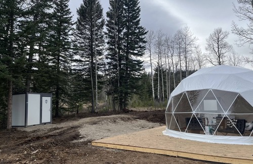 Hinton Cabin | #1 Dome - Jasper Gateway Glamping
