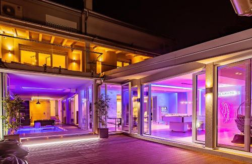 Zvezdara Villa | #1 Lux Villa with Pool, Gameroom, Spa, Zen Yard #Free airpot transport#