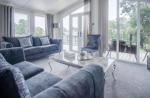 Llanddowror Apartment | 1 Manor Lodge - 3 Bedroom Lodge - Pendine