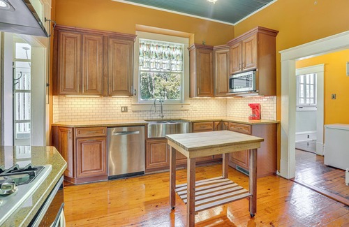 Meridian House | 1 Mi to Dtwn Meridian: Historic Home w/Porch!