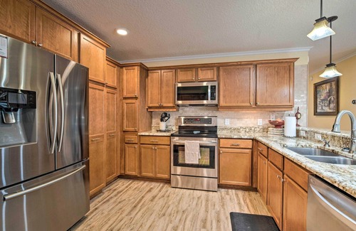 St. Charles Cottage | ~ 1 Mi to Golf: Home w/Patio in The Villages!