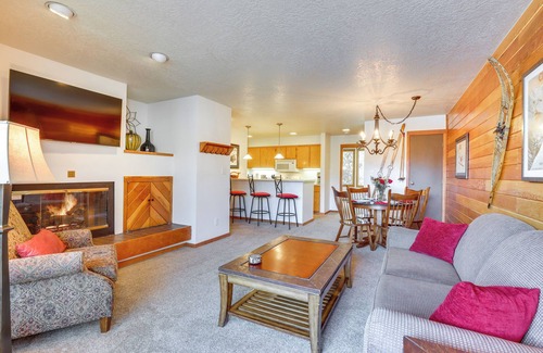 Lakeside Village Condo | 1 Mi to Keystone Ski Lift: Lakefront 4-Season Gem