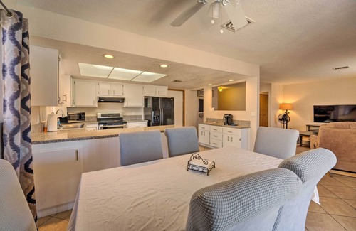 Lake Havasu City Cottage | 1 Mi to Lake Havasu: Home w/Pool