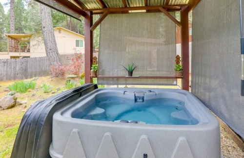 Placerville House | 1 Mi to Lake Hot Tub Haven in Pollock Pines!