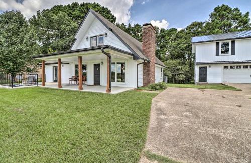 Bismarck House | 1 Mi to Marina and Golf Bismarck Home with Fire Pit!
