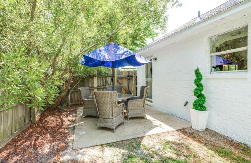 Oxford House | 1 Mi to Ole Miss Pet-Friendly Retreat with Yard